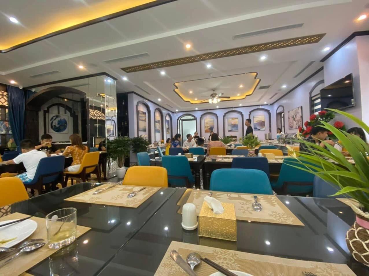 Paris Boutique Hotel Халонг Екстер'єр фото